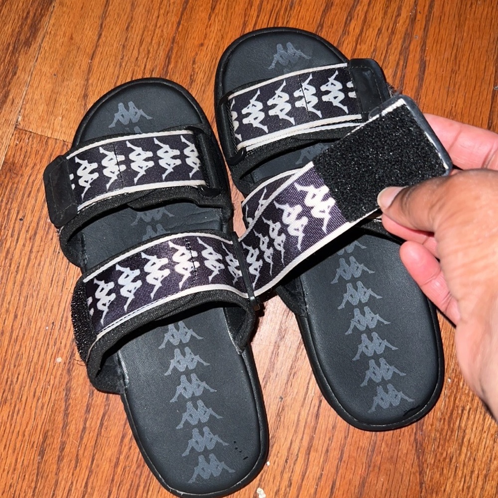 Can convert to Men size 8 kappa slides unisex